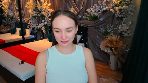 Emelie online show from February 4, 1:27 pm