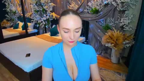 Emelie online show from February 28, 8:28 pm