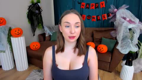 Emelie online show from October 29, 4:42 pm