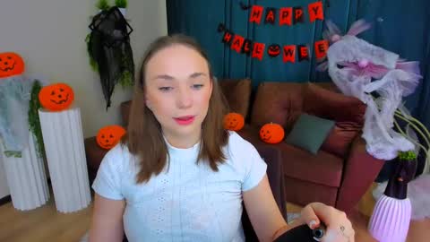 Emelie online show from November 5, 11:12 am