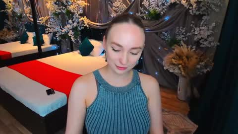 Emelie online show from February 8, 4:25 pm