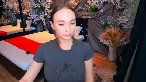 Emelie online show from February 11, 4:35 pm