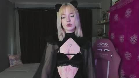 piginnya online show from September 27, 12:14 pm