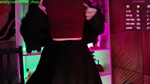 Snapshot of pika_pikaa chatting on December 5, 10:28 pm Sonya online show from December 5, 10:28 pm