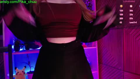 Snapshot of pika_pikaa chatting on December 7, 12:14 am Sonya online show from December 7, 12:14 am