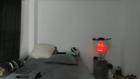 pikoro_gomez online show from April 6, 1:47 am