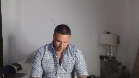 Snapshot of pikoro_gomez chatting on January 17, 2:39 am pikoro_gomez online show from January 17, 2:39 am