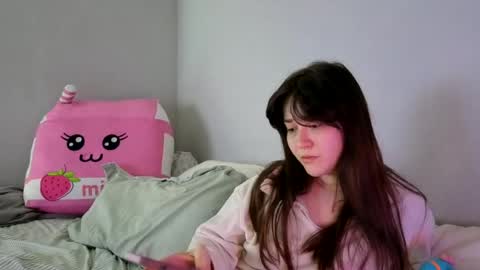 PilloGoddess online show from June 18, 1:11 am