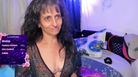 Pilar online show from October 8, 8:15 pm