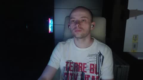 Bee online show from December 7, 11:40 pm