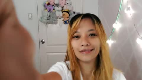 pinay beauty14 online show from January 17, 11:40 pm