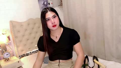 Ivy Morningstar online show from December 15, 10:07 am
