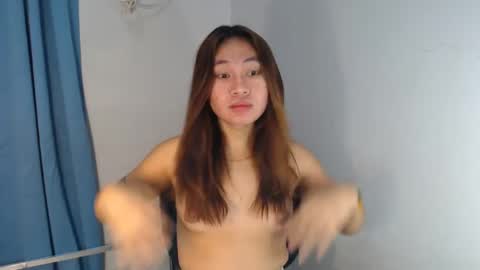 Snapshot of pinay_jenxx chatting on February 25, 10:53 pm Jen online show from February 25, 10:53 pm