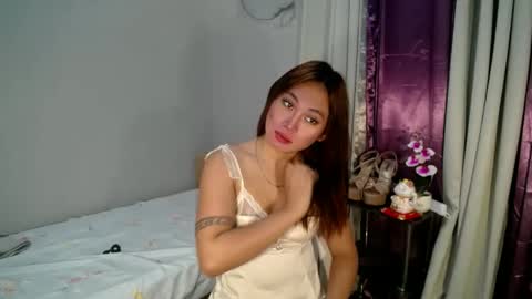 Snapshot of pinay_jenxx chatting on February 8, 3:41 am Jen online show from February 8, 3:41 am
