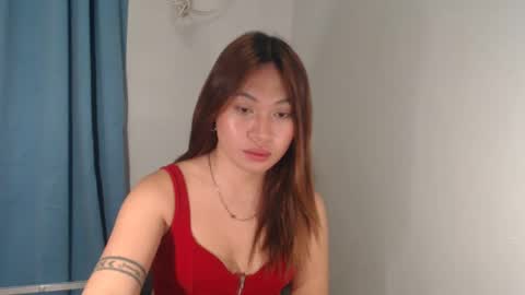 Snapshot of pinay_jenxx chatting on February 5, 8:32 am Jen online show from February 5, 8:32 am
