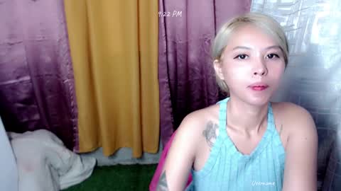 Snapshot of pinay_romancee chatting on December 29, 5:21 am pinay_romancee online show from December 29, 5:21 am