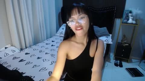 dee online show from February 18, 8:36 pm