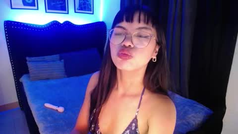 dee online show from September 16, 7:39 pm