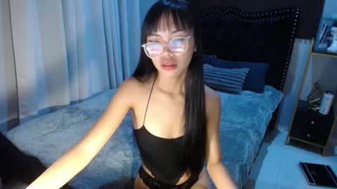 dee online show from February 24, 10:26 am