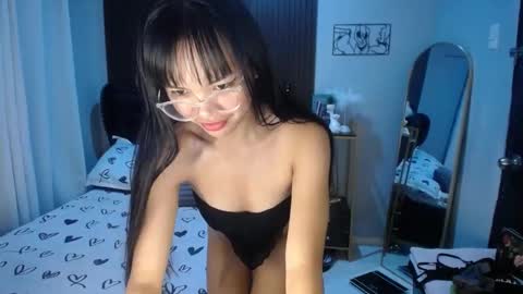 dee online show from February 19, 5:27 pm