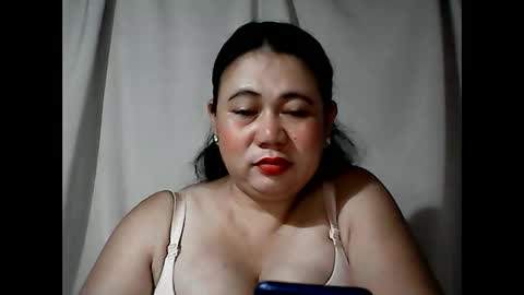 pinaymama12345 online show from April 29, 11:09 pm