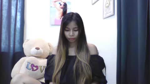 Snapshot of pinaypetite971689 chatting on January 11, 1:06 am pinaypetite971689 online show from January 11, 1:06 am