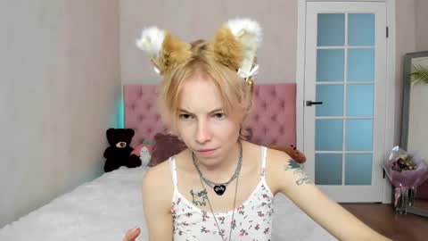 Snapshot of pink_lila18 chatting on September 18, 8:07 am pink_lila18 online show from September 18, 8:07 am