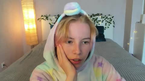 Snapshot of pink_lila18 chatting on September 9, 8:14 am pink_lila18 online show from September 9, 8:14 am