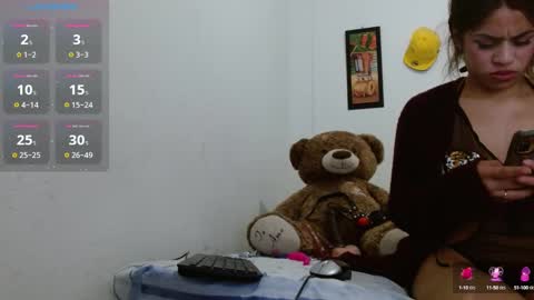 Snapshot of pink_love_25 chatting on March 6, 7:21 pm pink_love_25 online show from March 6, 7:21 pm