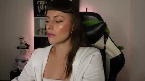 Emily online show from July 4, 5:33 am