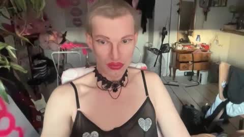 pinkfag online show from January 7, 2:55 pm