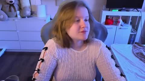 pinkiep1e online show from April 14, 4:38 am