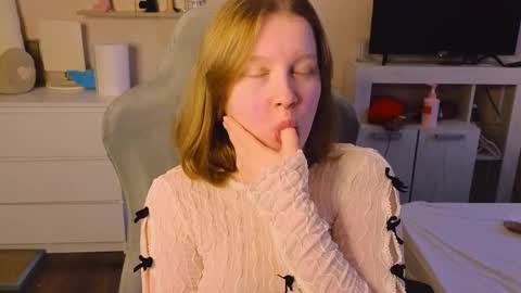 pinkiep1e online show from April 11, 3:55 am