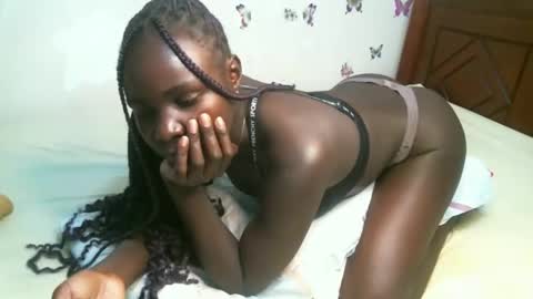 pinky online show from December 3, 7:25 pm