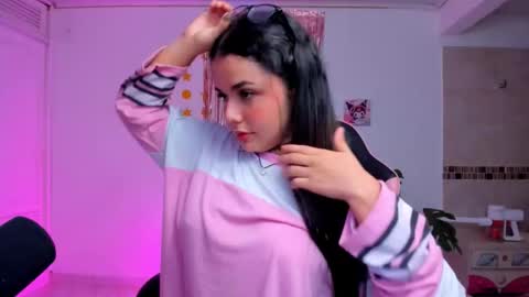 Sarah .. online show from October 23, 9:48 pm