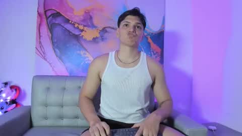 pinksmile_1 online show from January 14, 3:58 am