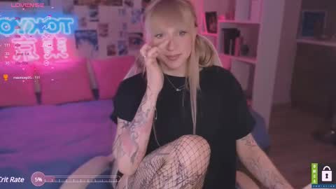 pinkvenom_ online show from March 4, 6:07 pm