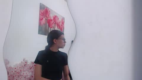 pinky_f00x online show from March 24, 7:09 pm