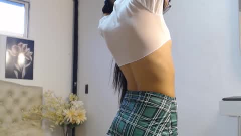 pinky_f00x online show from December 4, 9:36 pm