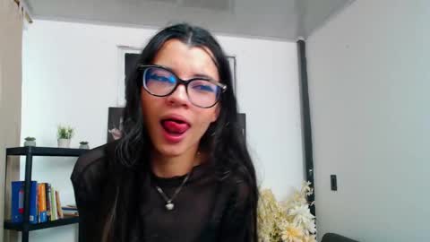 pinky_f00x online show from February 2, 8:38 pm