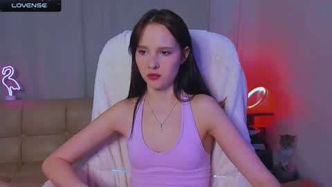 Snapshot of pinkyberry69 chatting on January 19, 8:19 pm Alina online show from January 19, 8:19 pm