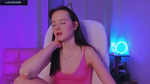 Snapshot of pinkyberry69 chatting on January 26, 9:29 pm Alina online show from January 26, 9:29 pm