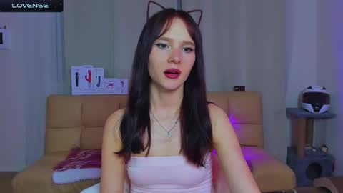 Snapshot of pinkyberry69 chatting on December 21, 9:04 pm Alina online show from December 21, 9:04 pm