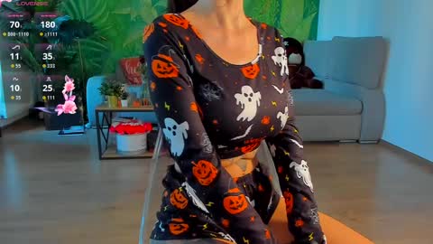 Pinkyishere online show from October 30, 1:33 pm