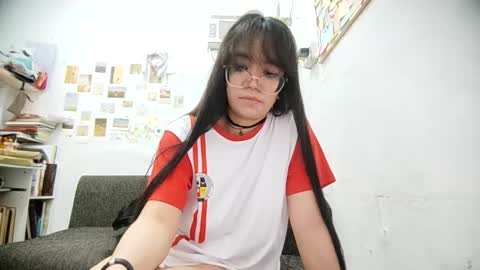 Snapshot of pinkyrosexx chatting on September 10, 12:11 am Rose online show from September 10, 12:11 am