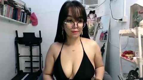 Snapshot of pinkyrosexx chatting on January 29, 11:25 pm Rose online show from January 29, 11:25 pm