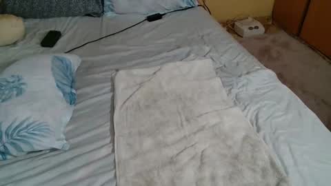 Pinky online show from February 7, 2:09 pm