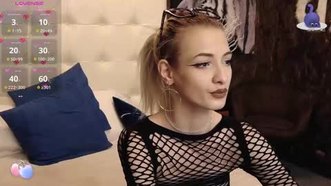 Pinky online show from February 23, 3:35 am