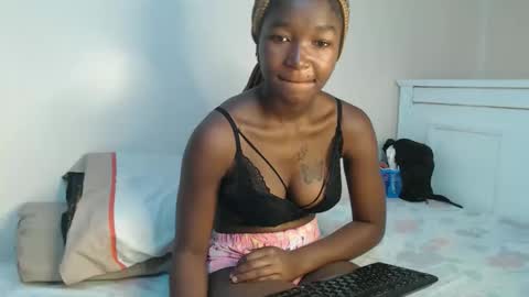 zenah online show from May 25, 10:21 am