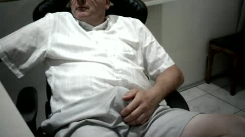 Snapshot of piovesanes chatting on February 3, 2:03 am piovesanes online show from February 3, 2:03 am